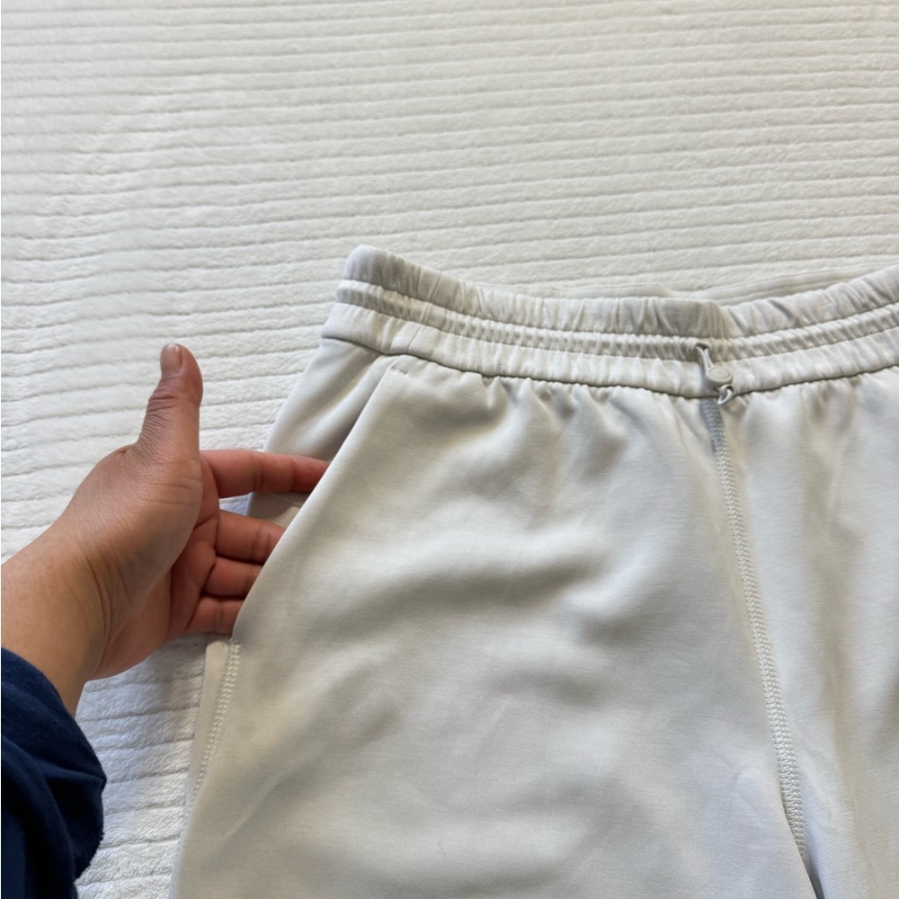 lululemon athletica Cropped Straight-Leg Pants in Off-White - Picture 7 of 11
